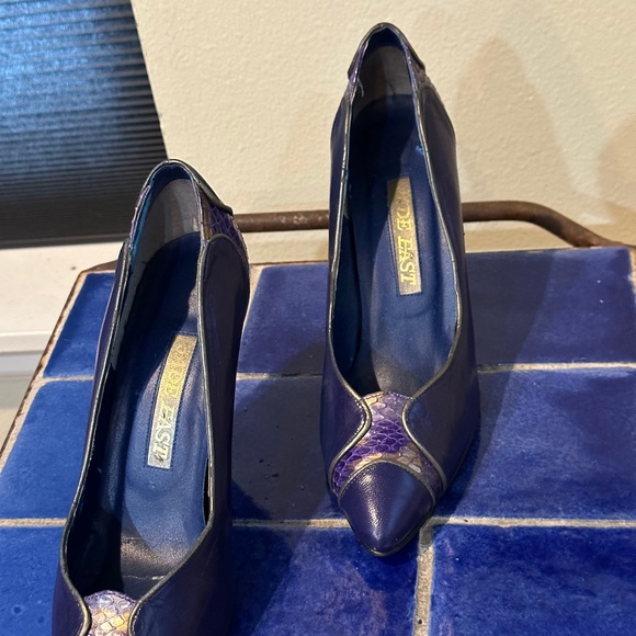 1980s Deep Purple/ Blue Leather Snakeskin 4" High Heels by Jade East- sz 8 B - Picture 12 of 13